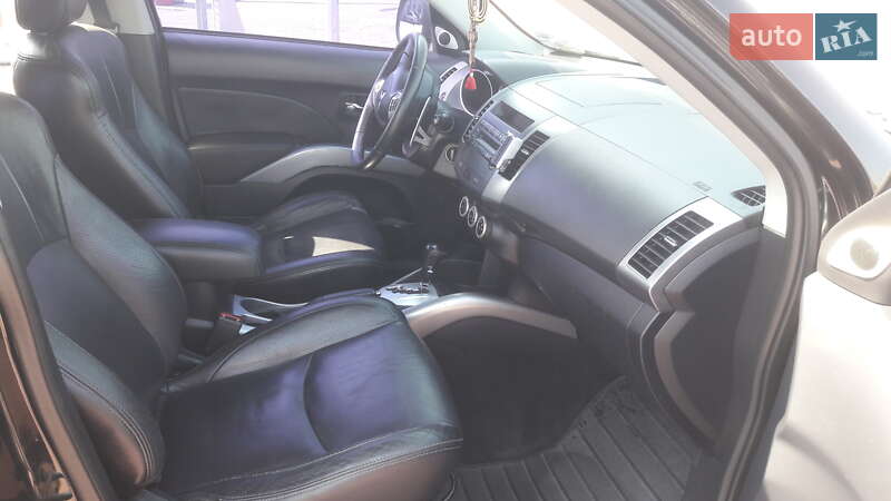 Внедорожник / Кроссовер Mitsubishi Outlander 2008 в Ровно