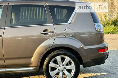 Внедорожник / Кроссовер Mitsubishi Outlander 2011 в 