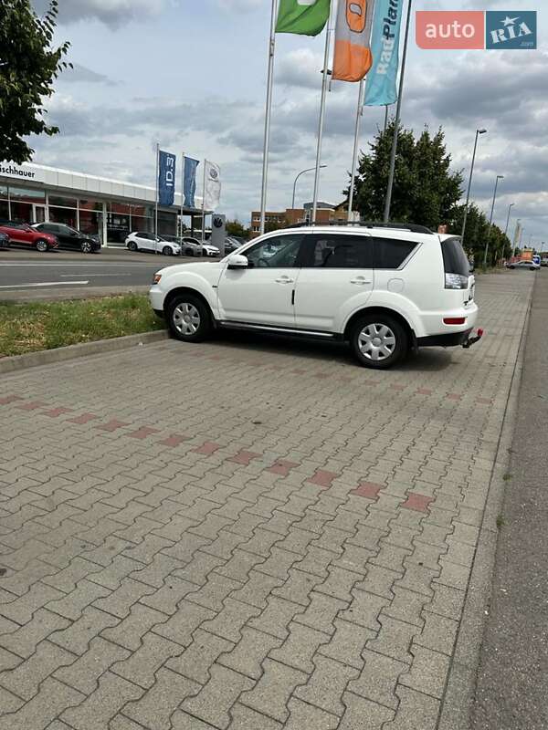 Позашляховик / Кросовер Mitsubishi Outlander 2012 в Чернівцях