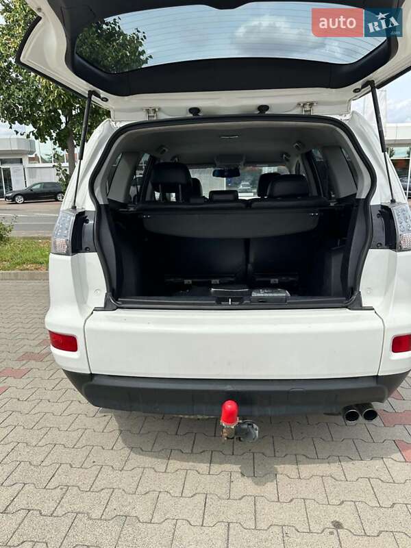 Позашляховик / Кросовер Mitsubishi Outlander 2012 в Чернівцях