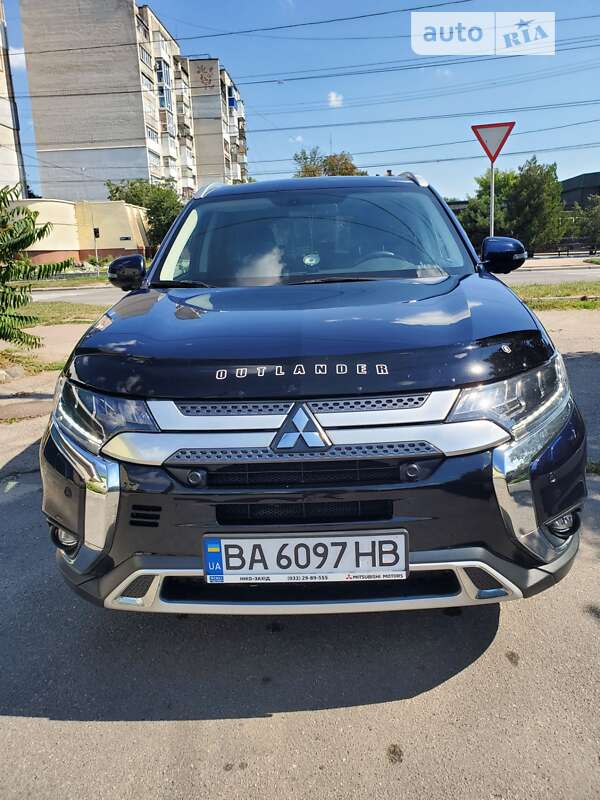 Позашляховик / Кросовер Mitsubishi Outlander 2018 в Кропивницькому