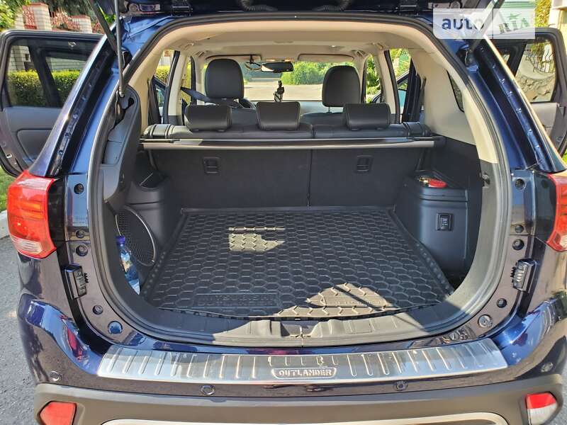 Внедорожник / Кроссовер Mitsubishi Outlander 2018 в Кропивницком