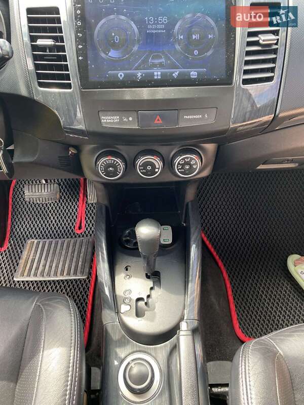 Внедорожник / Кроссовер Mitsubishi Outlander 2007 в Балте