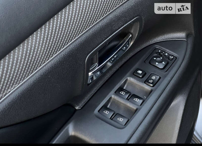 Внедорожник / Кроссовер Mitsubishi Outlander 2019 в Ужгороде