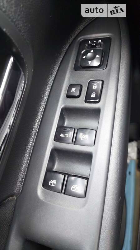 Внедорожник / Кроссовер Mitsubishi Outlander 2015 в Львове