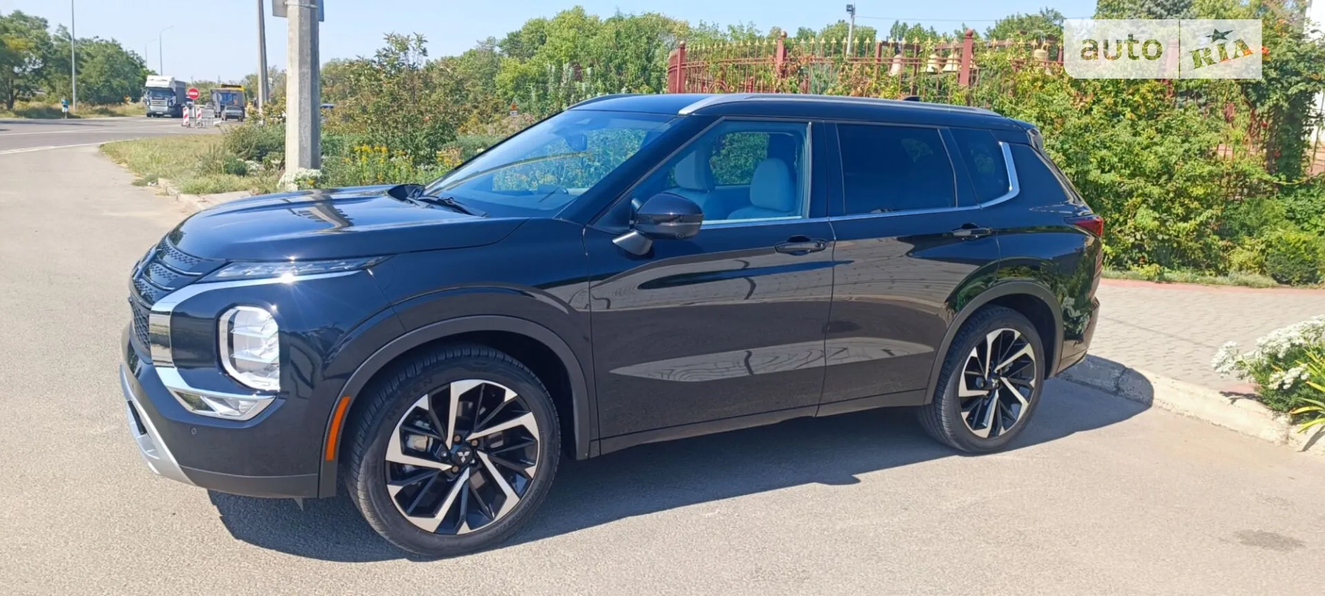 2021 Mitsubishi Outlander - мініатюра 6