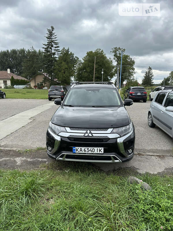 Внедорожник / Кроссовер Mitsubishi Outlander 2019 в Ужгороде