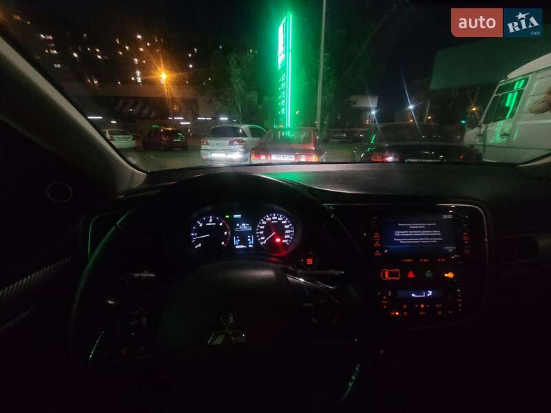 Позашляховик / Кросовер Mitsubishi Outlander 2016 в Одесі фото 12 Позашляховик / Кросовер Mitsubishi Outlander 2016 в Одесі