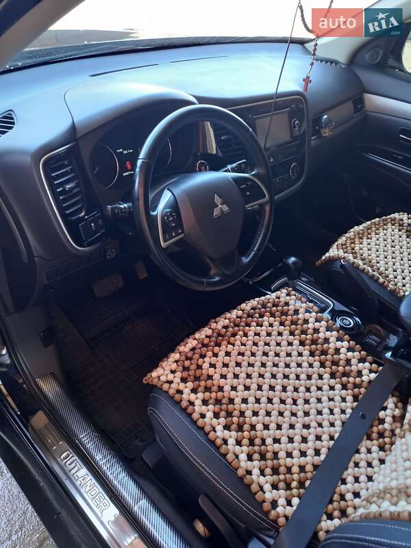 Позашляховик / Кросовер Mitsubishi Outlander 2014 в Надвірній