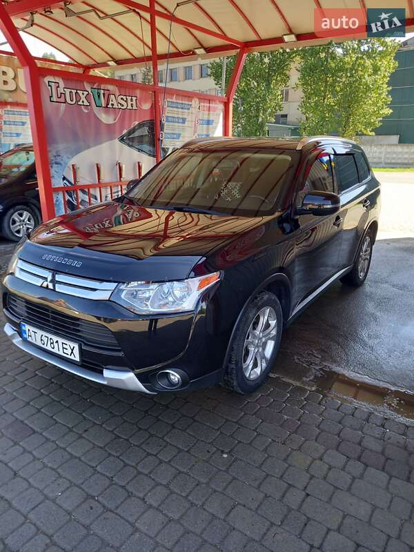 Позашляховик / Кросовер Mitsubishi Outlander 2014 в Надвірній
