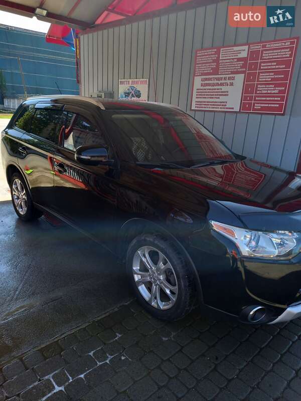 Позашляховик / Кросовер Mitsubishi Outlander 2014 в Надвірній