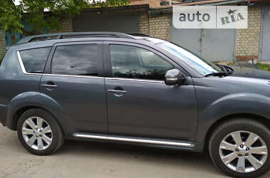 Внедорожник / Кроссовер Mitsubishi Outlander 2011 в Ровно