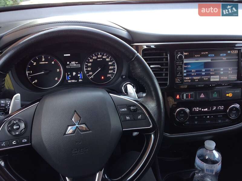 Позашляховик / Кросовер Mitsubishi Outlander 2016 в Сарнах фото 13 Позашляховик / Кросовер Mitsubishi Outlander 2016 в Сарнах