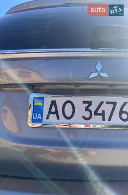 Внедорожник / Кроссовер Mitsubishi Outlander 2012 в 