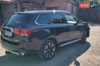 Позашляховик / Кросовер Mitsubishi Outlander 2018 в Житомирі