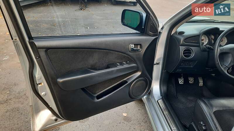 Позашляховик / Кросовер Mitsubishi Outlander 2006 в Хмельницькому