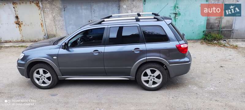 Внедорожник / Кроссовер Mitsubishi Outlander 2006 в Каменском