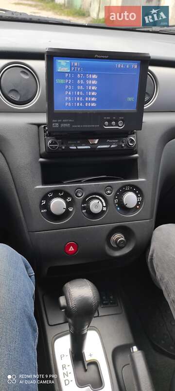 Внедорожник / Кроссовер Mitsubishi Outlander 2006 в Каменском