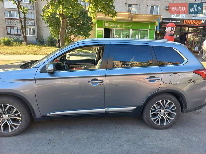 Mitsubishi Outlander 2017