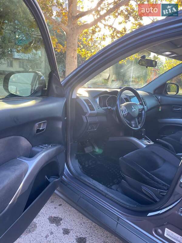 Позашляховик / Кросовер Mitsubishi Outlander 2010 в Одесі