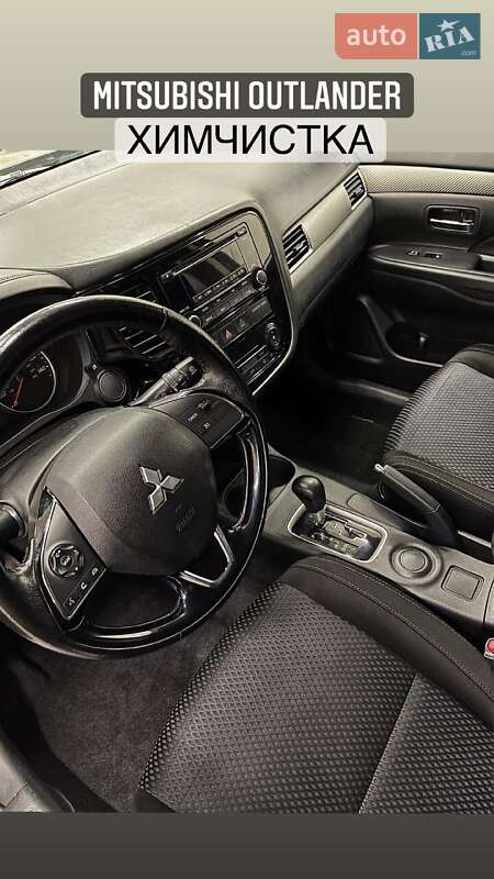 Позашляховик / Кросовер Mitsubishi Outlander 2016 в Києві
