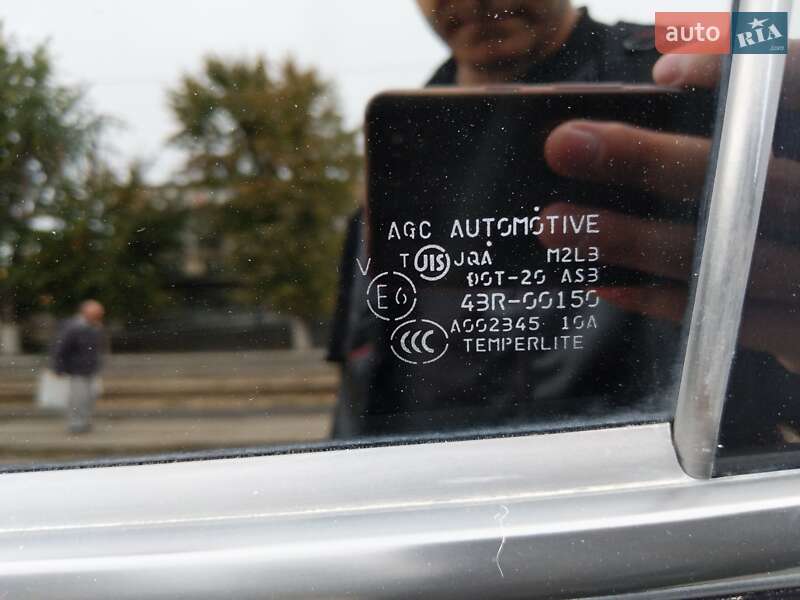 Позашляховик / Кросовер Mitsubishi Outlander 2016 в Києві