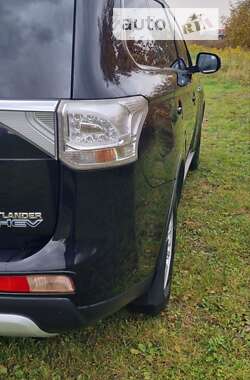 Внедорожник / Кроссовер Mitsubishi Outlander 2014 в Луцке