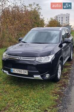 Внедорожник / Кроссовер Mitsubishi Outlander 2014 в Луцке