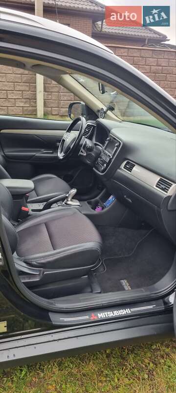 Внедорожник / Кроссовер Mitsubishi Outlander 2014 в Луцке
