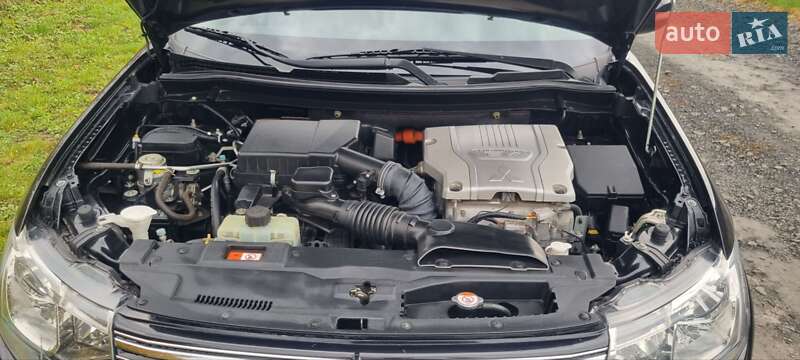 Внедорожник / Кроссовер Mitsubishi Outlander 2014 в Луцке