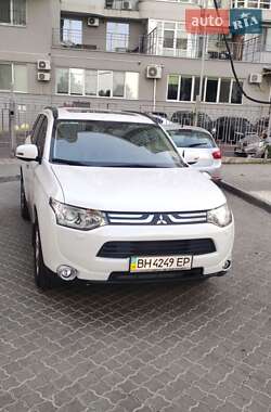 Mitsubishi Outlander 2013