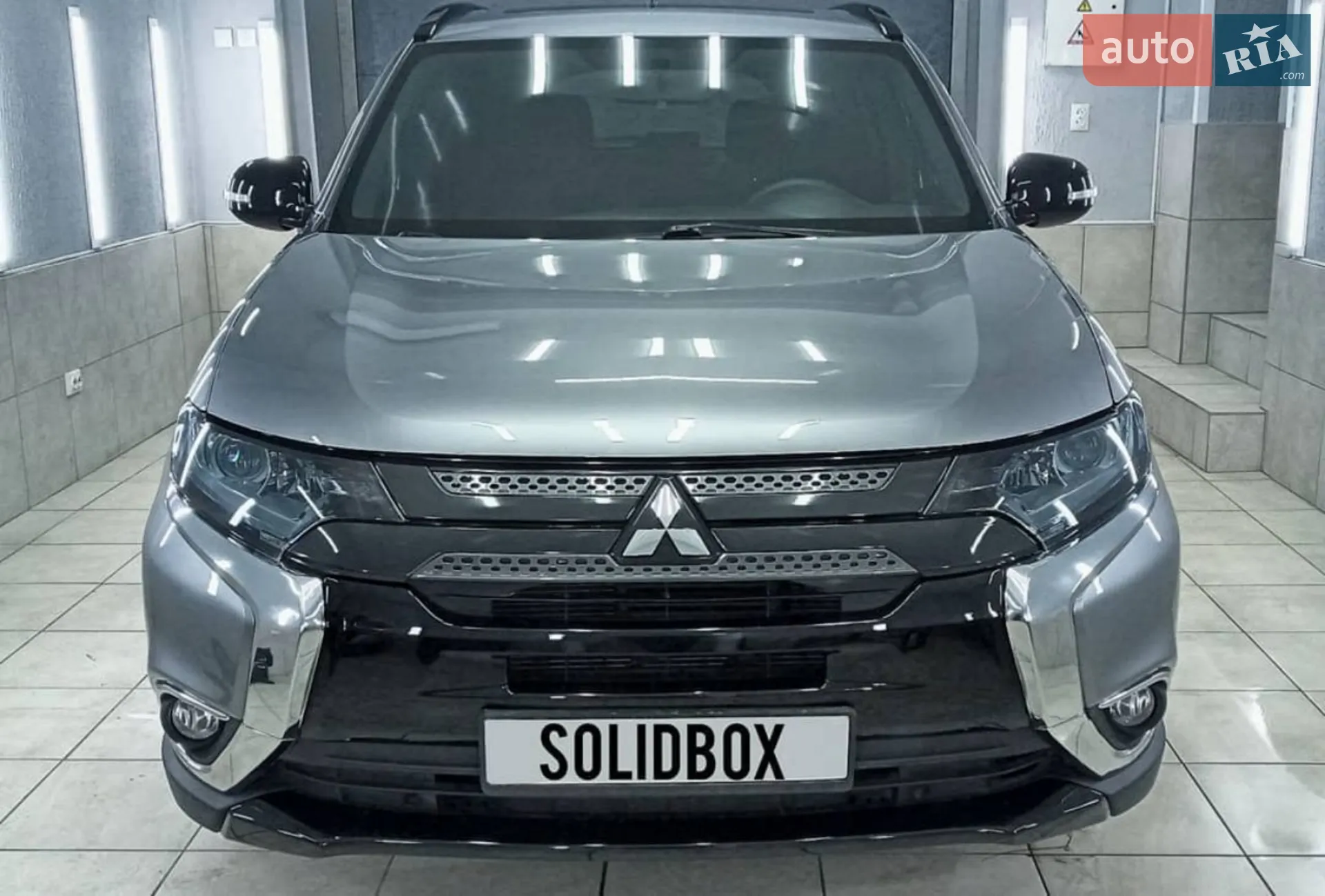 2017 Mitsubishi Outlander - фото 1