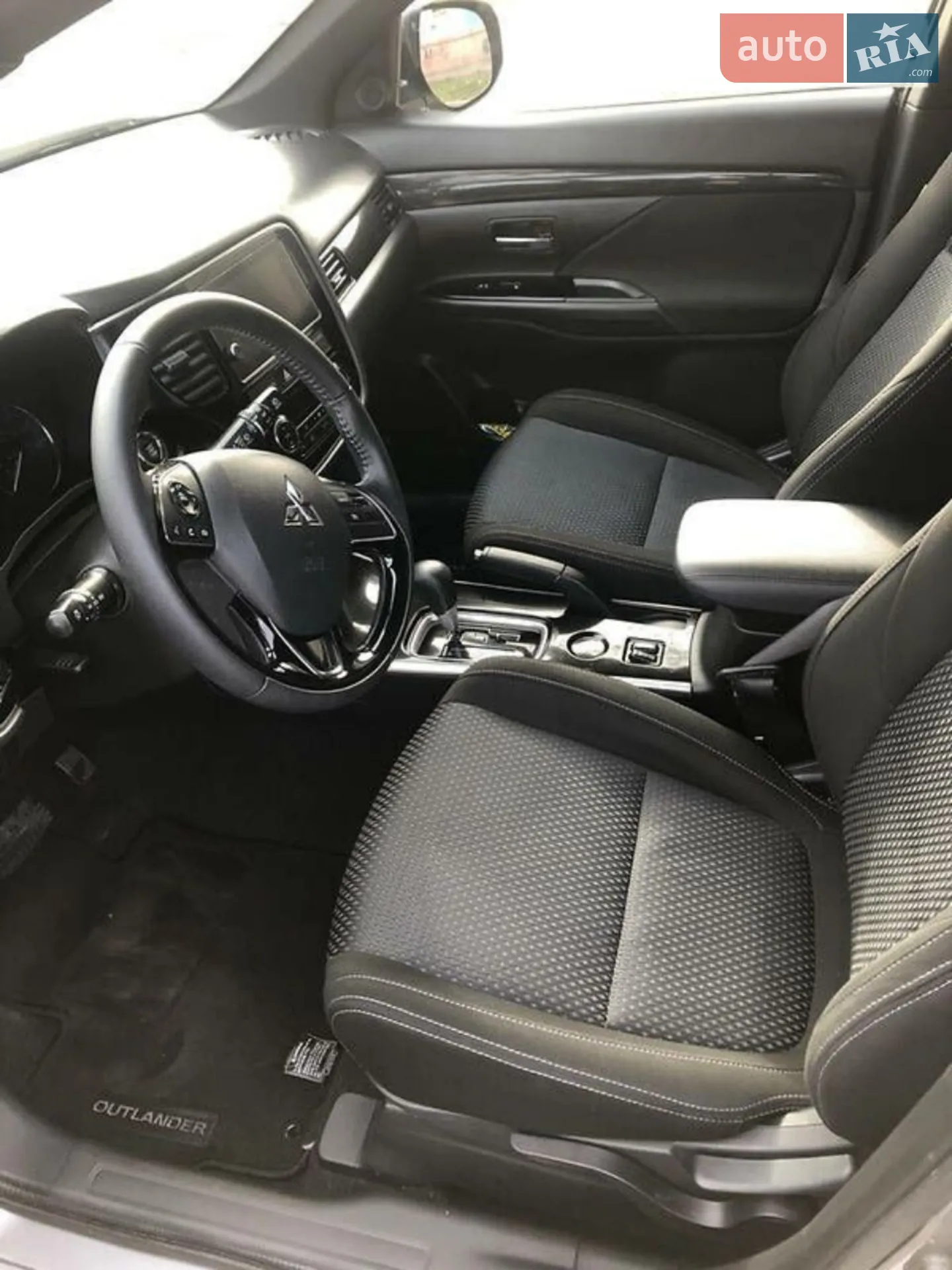 2017 Mitsubishi Outlander - мініатюра 18