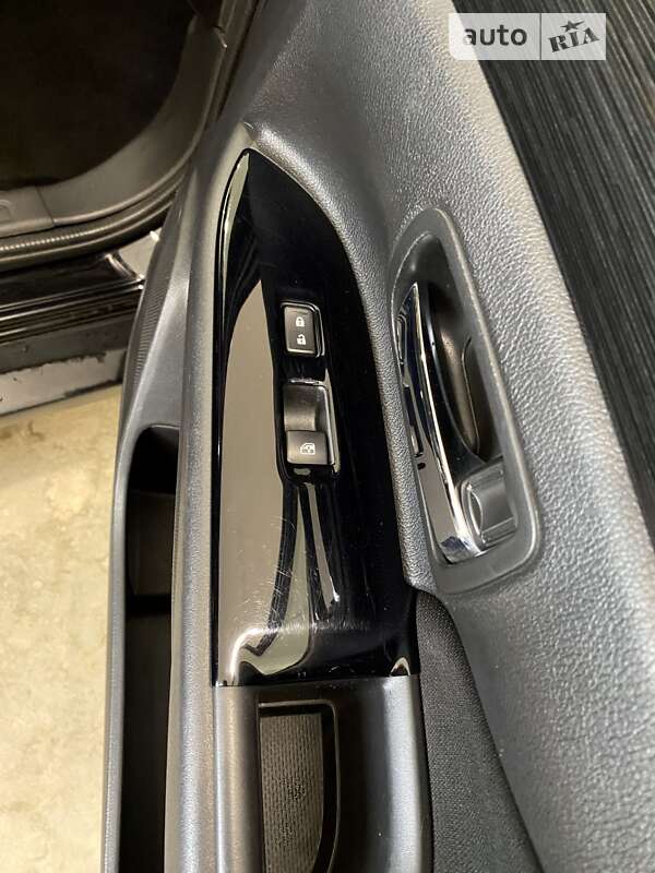 Позашляховик / Кросовер Mitsubishi Outlander 2017 в Вінниці