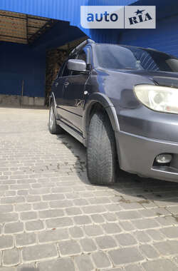 Внедорожник / Кроссовер Mitsubishi Outlander 2004 в Кременце