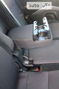 Позашляховик / Кросовер Mitsubishi Outlander 2011 в 