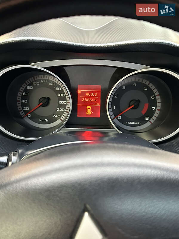 Внедорожник / Кроссовер Mitsubishi Outlander 2007 в Запорожье