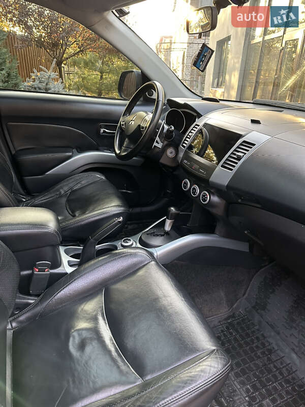 Внедорожник / Кроссовер Mitsubishi Outlander 2007 в Запорожье