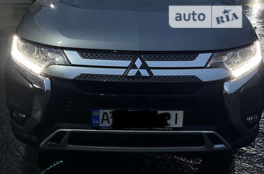 Позашляховик / Кросовер Mitsubishi Outlander 2021 в Харкові