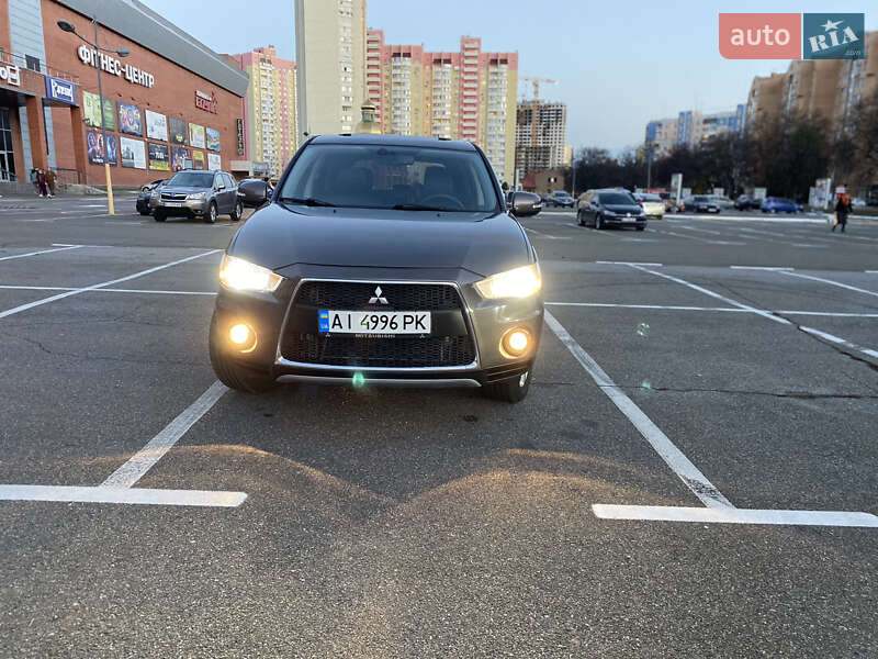 Позашляховик / Кросовер Mitsubishi Outlander 2011 в Броварах