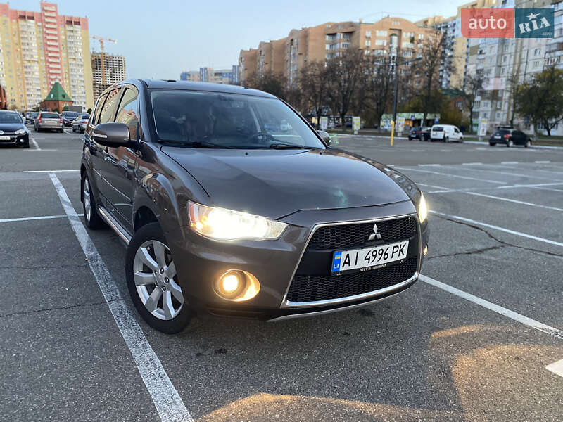 Позашляховик / Кросовер Mitsubishi Outlander 2011 в Броварах