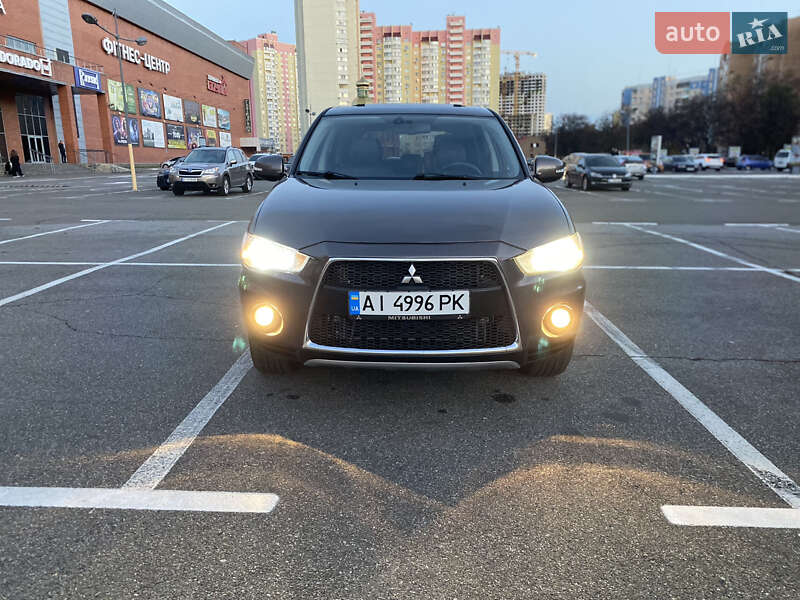 Позашляховик / Кросовер Mitsubishi Outlander 2011 в Броварах