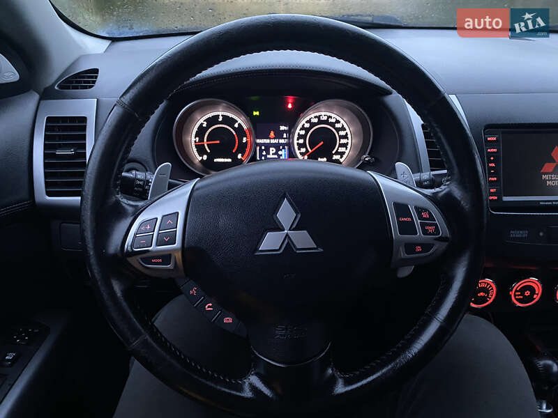 Внедорожник / Кроссовер Mitsubishi Outlander 2010 в Здолбунове