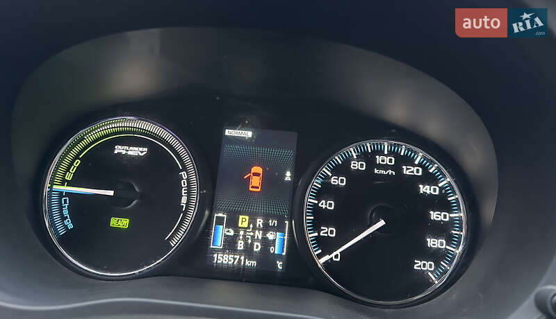 Позашляховик / Кросовер Mitsubishi Outlander 2014 в Кривому Розі