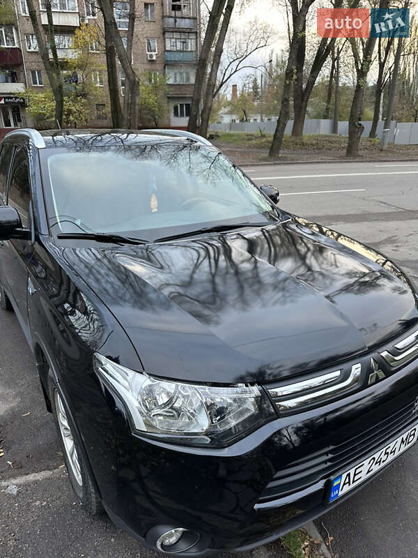 Позашляховик / Кросовер Mitsubishi Outlander 2014 в Кривому Розі