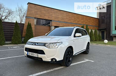 Внедорожник / Кроссовер Mitsubishi Outlander 2013 в Чернигове