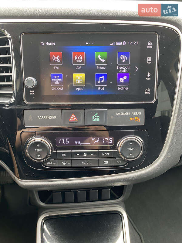 Позашляховик / Кросовер Mitsubishi Outlander 2018 в Дніпрі