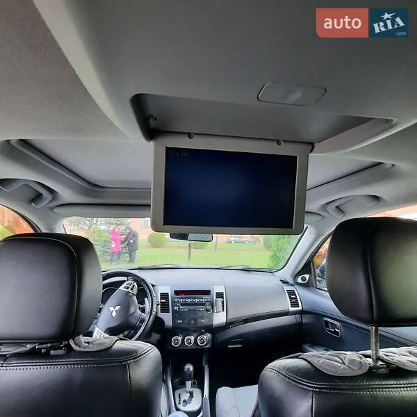 Внедорожник / Кроссовер Mitsubishi Outlander 2011 в Ровно