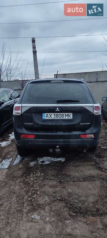 Внедорожник / Кроссовер Mitsubishi Outlander 2013 в Харькове