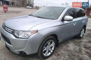 Внедорожник / Кроссовер Mitsubishi Outlander 2013 в Харькове